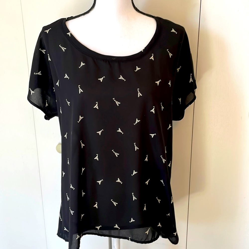 Pleione Black Eiffel Tower Blouse. SzM